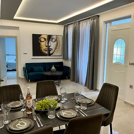 Casa Loma 2 فيلة *