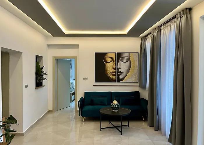 Casa Loma 2 فيلة Petaloudes