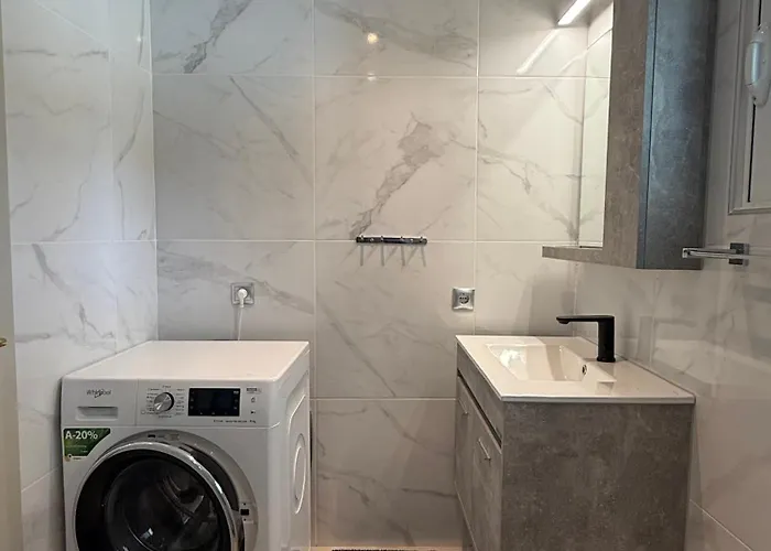 فيلة Casa Loma 2 *