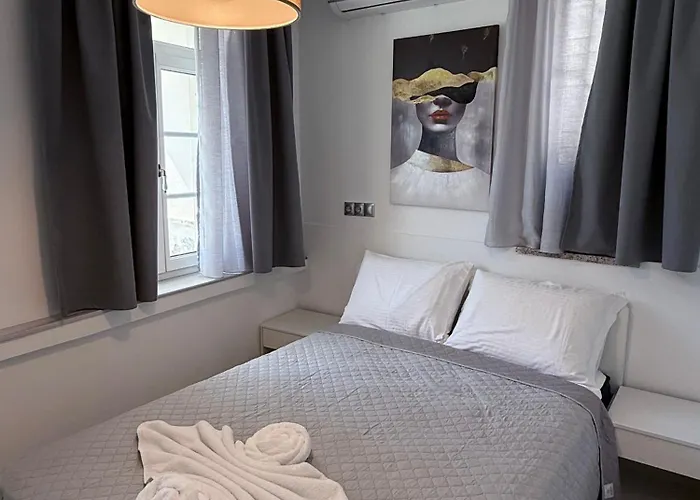 Casa Loma 2 فيلة