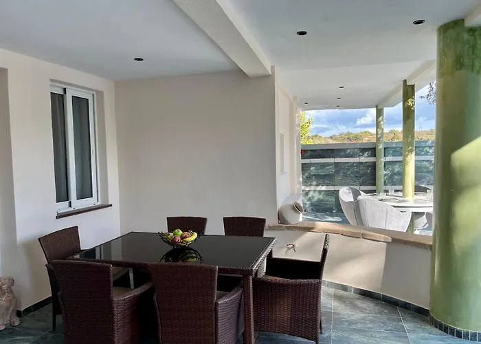 Casa Loma 2 ヴィラ Petaloudes