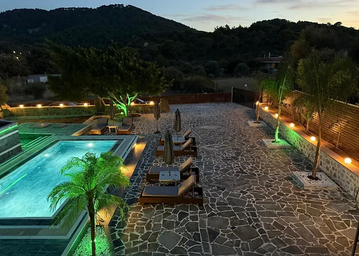 Casa Loma 2 * Petaloudes