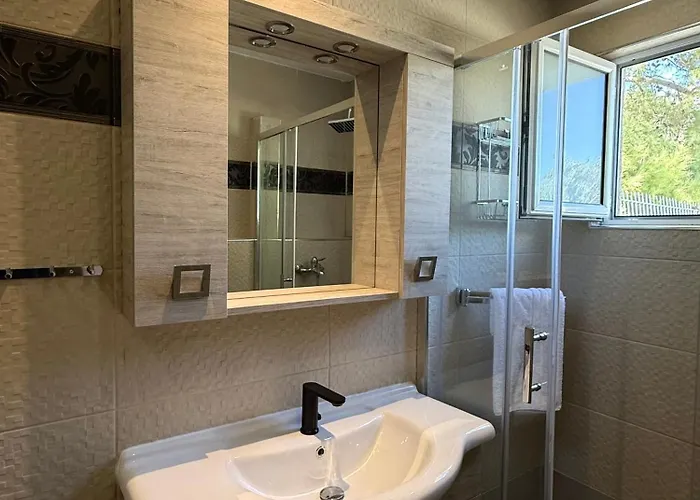 וילה Casa Loma 2 *